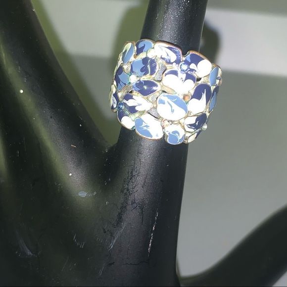 Gorgeous Ring - Picture 5 of 5